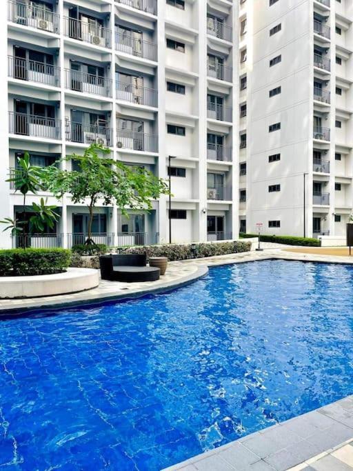 Fully Equipped 1Br Condo At Shore2 Near To Moa Manila Exteriör bild