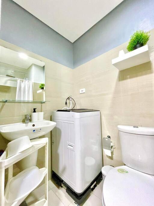 Fully Equipped 1Br Condo At Shore2 Near To Moa Manila Exteriör bild