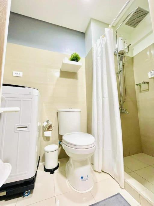 Fully Equipped 1Br Condo At Shore2 Near To Moa Manila Exteriör bild