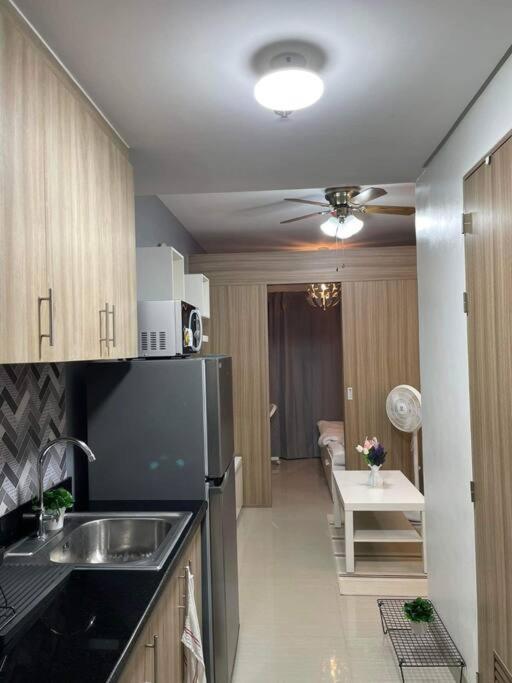 Fully Equipped 1Br Condo At Shore2 Near To Moa Manila Exteriör bild