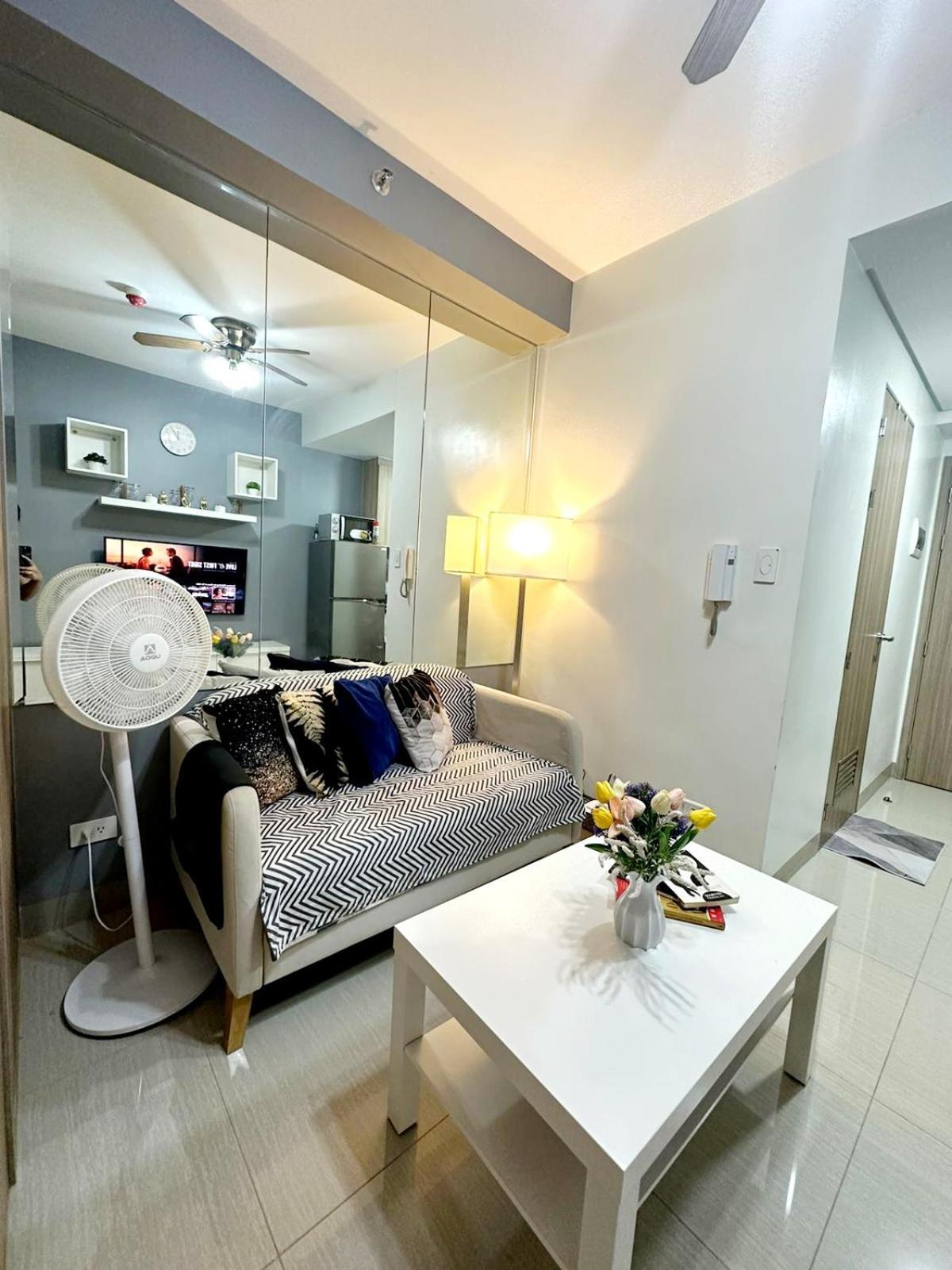 Fully Equipped 1Br Condo At Shore2 Near To Moa Manila Exteriör bild